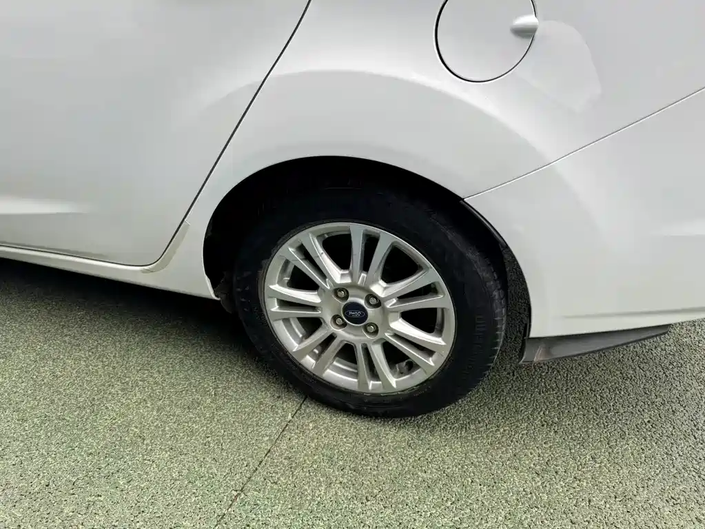 Ford Fiesta — миниатюра 7