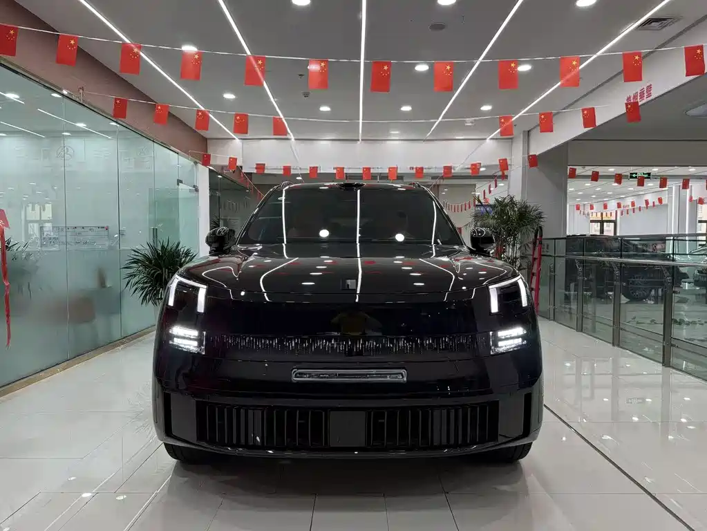 Lynk & Co 900 — миниатюра 2