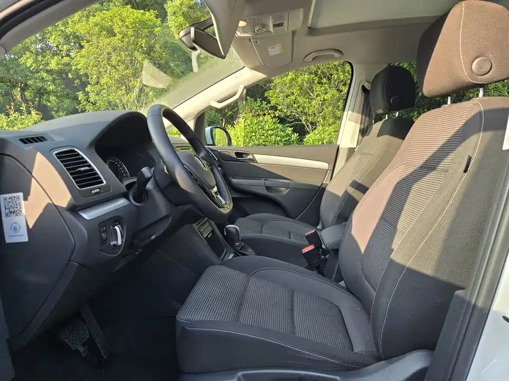 Volkswagen Xia 2016 380TSI 7 мест