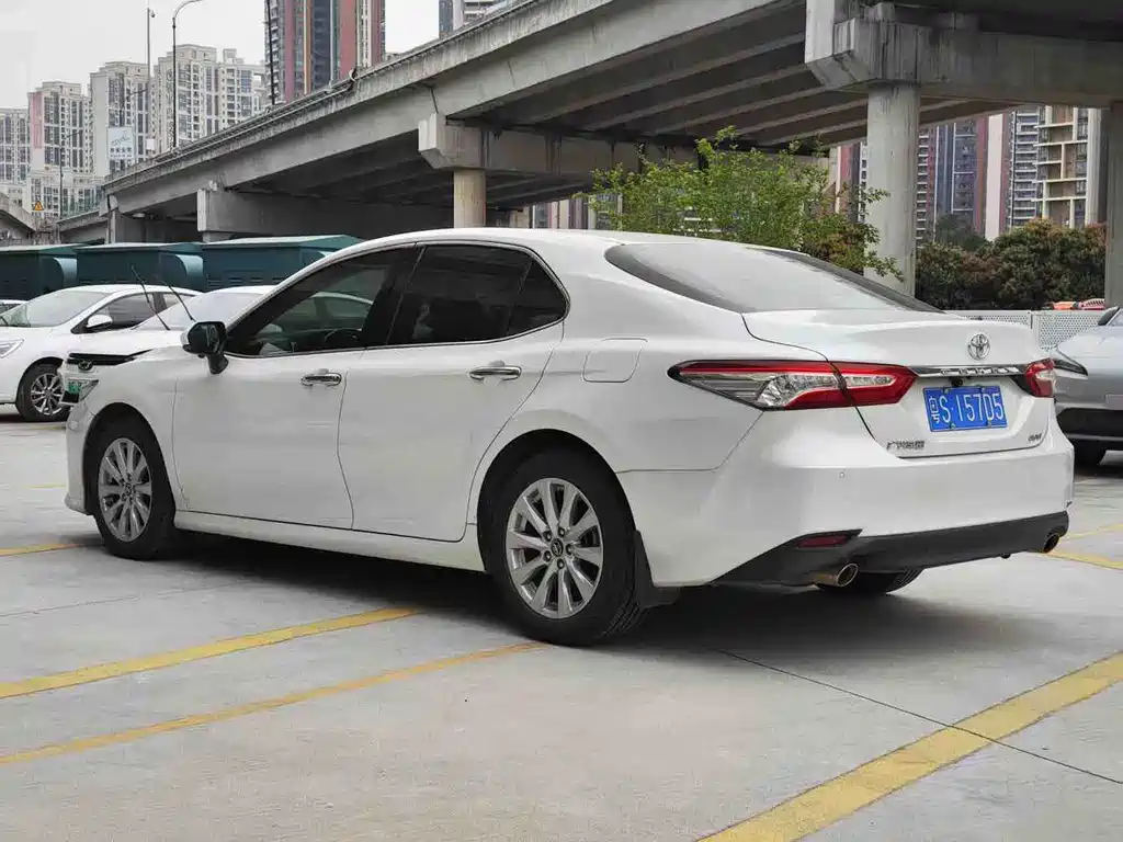 TOYOTA CAMRY