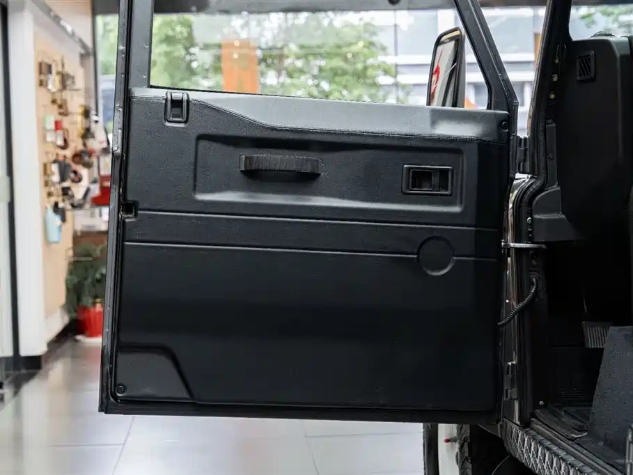 Land Rover Land Rover Defender 2015 2.2T MT