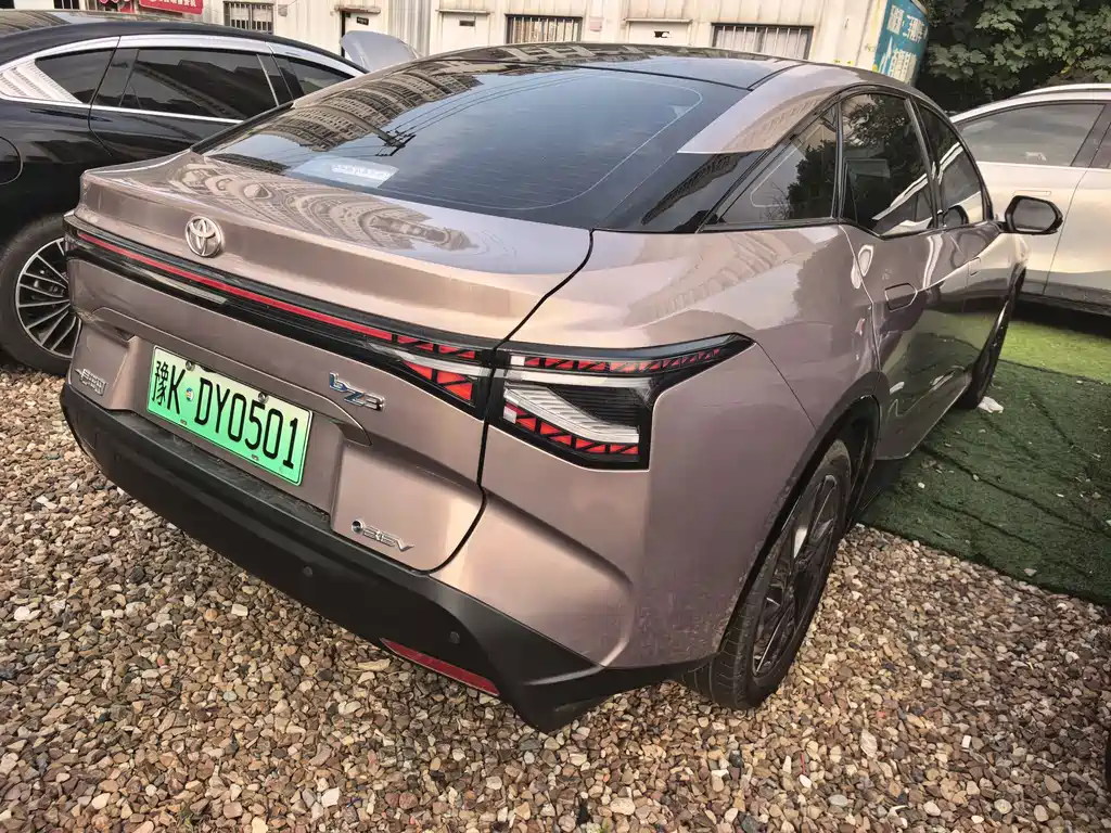 Toyota bZ3 — миниатюра 4