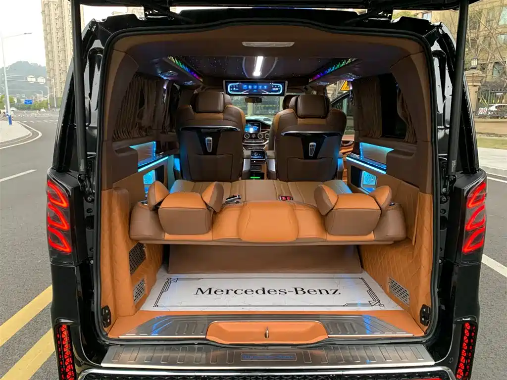 Mercedes-Benz Vito 2024 2.0T Elite 7 мест