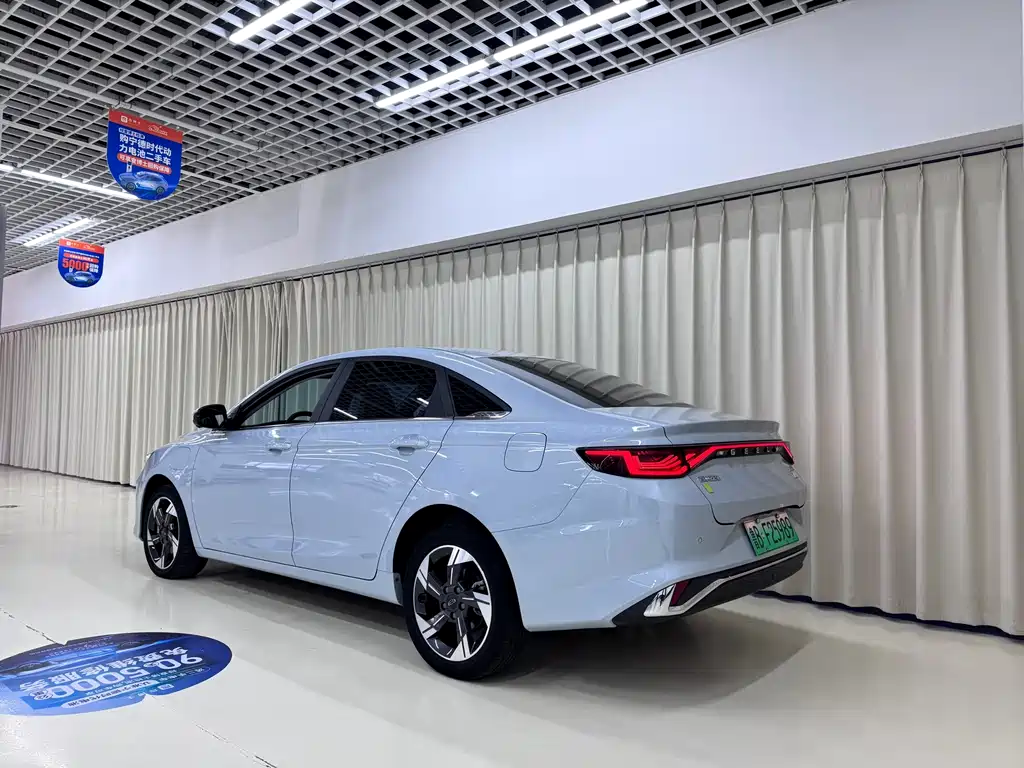 Geely L HiP — миниатюра 3