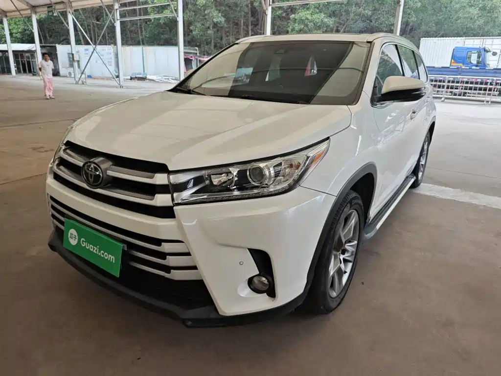 Toyota Highlander 2018 2.0T Luxury 7 мест V