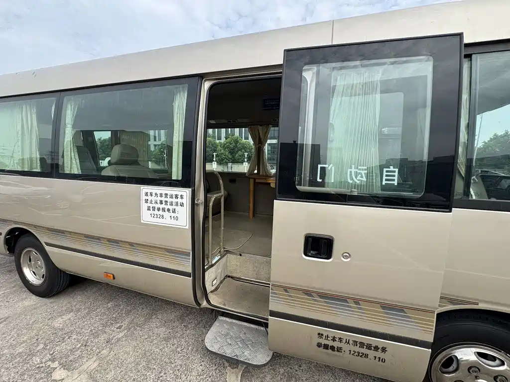 Toyota Coaster — миниатюра 19