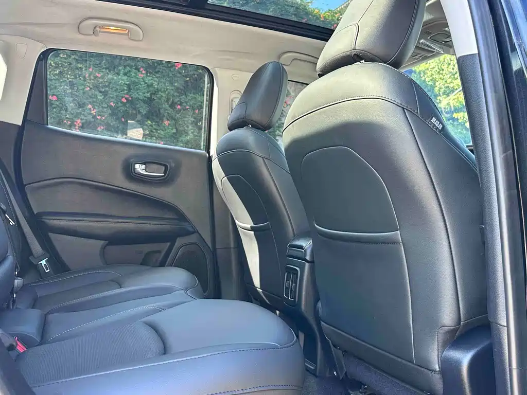 Jeep Compass — миниатюра 9