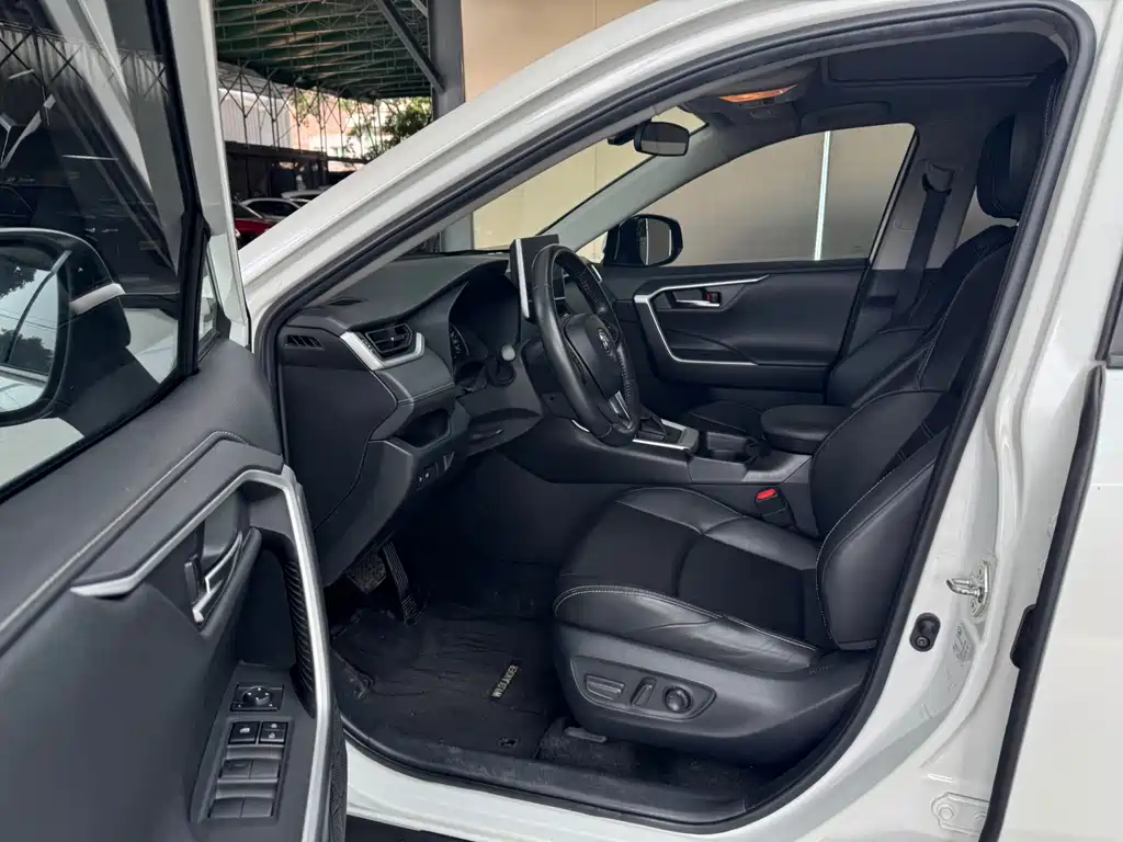 Toyota Wildlander — миниатюра 8