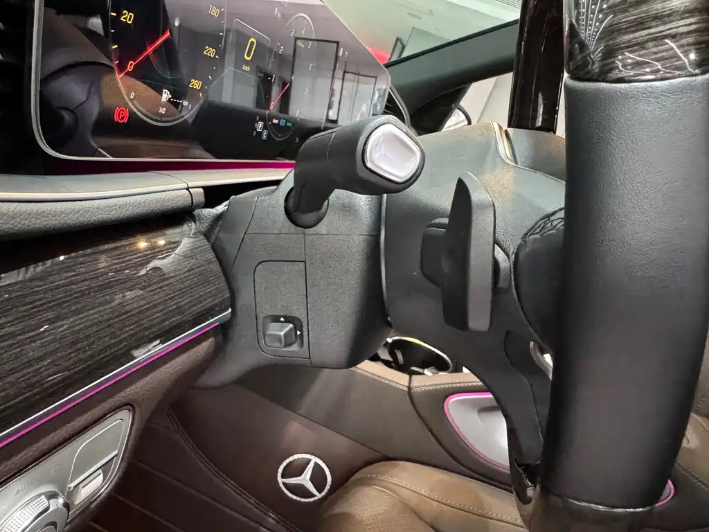 Mercedes-Benz GLS — миниатюра 10