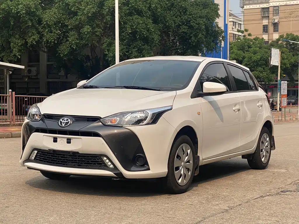 Toyota Yaris L 2022