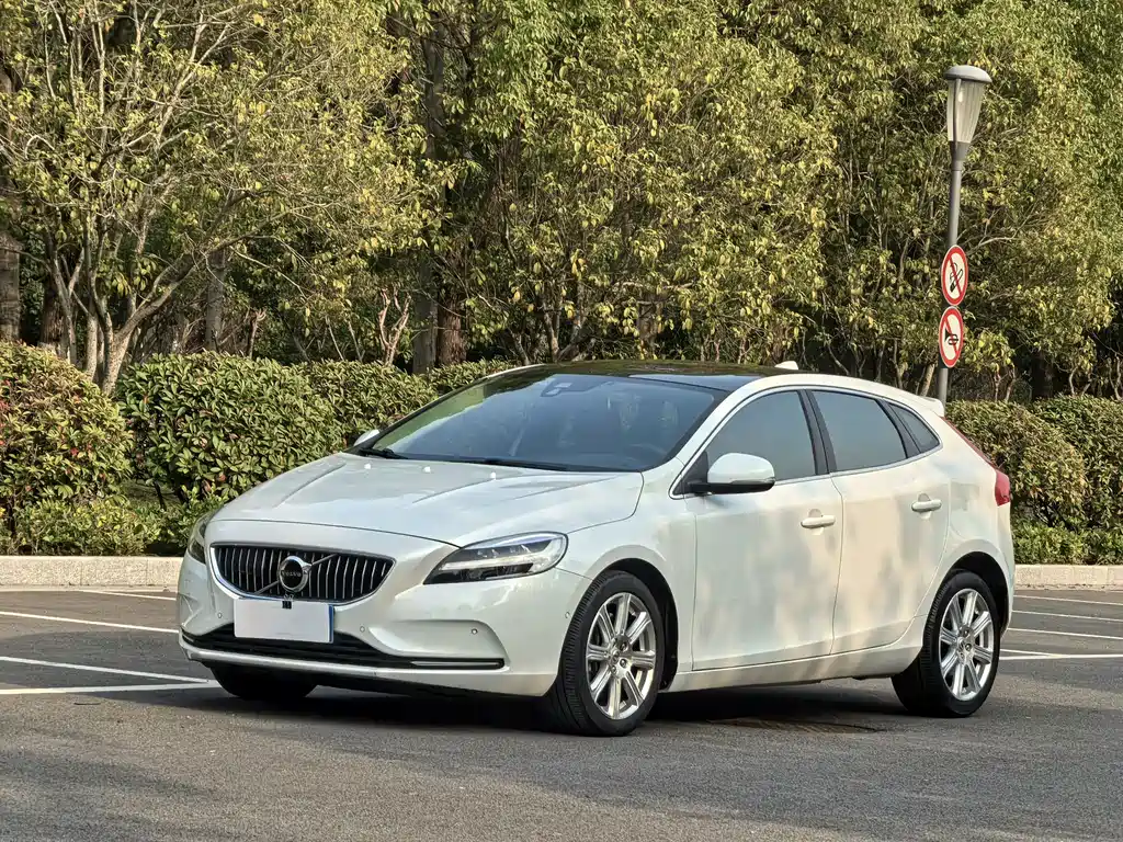 Volvo V40 2017