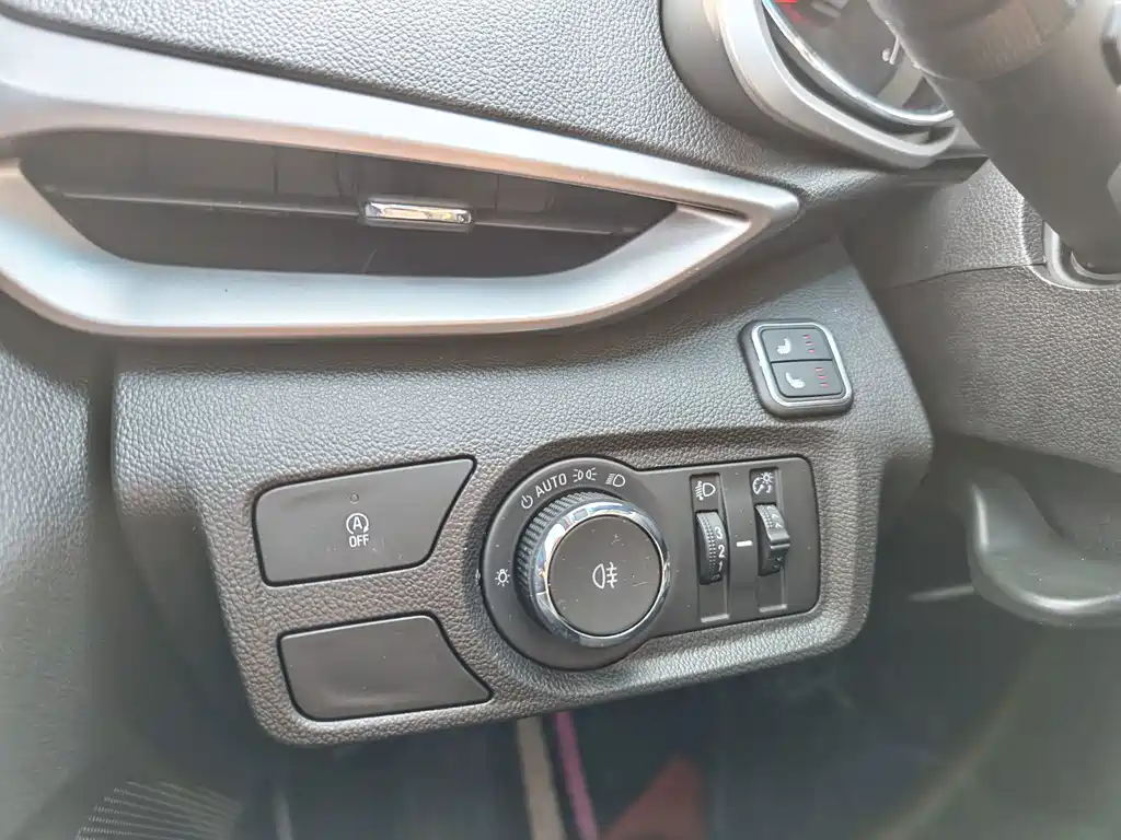 Chevrolet Volando — миниатюра 14
