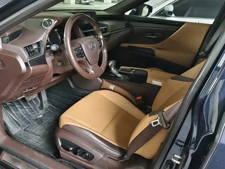 Lexus ES — миниатюра 5