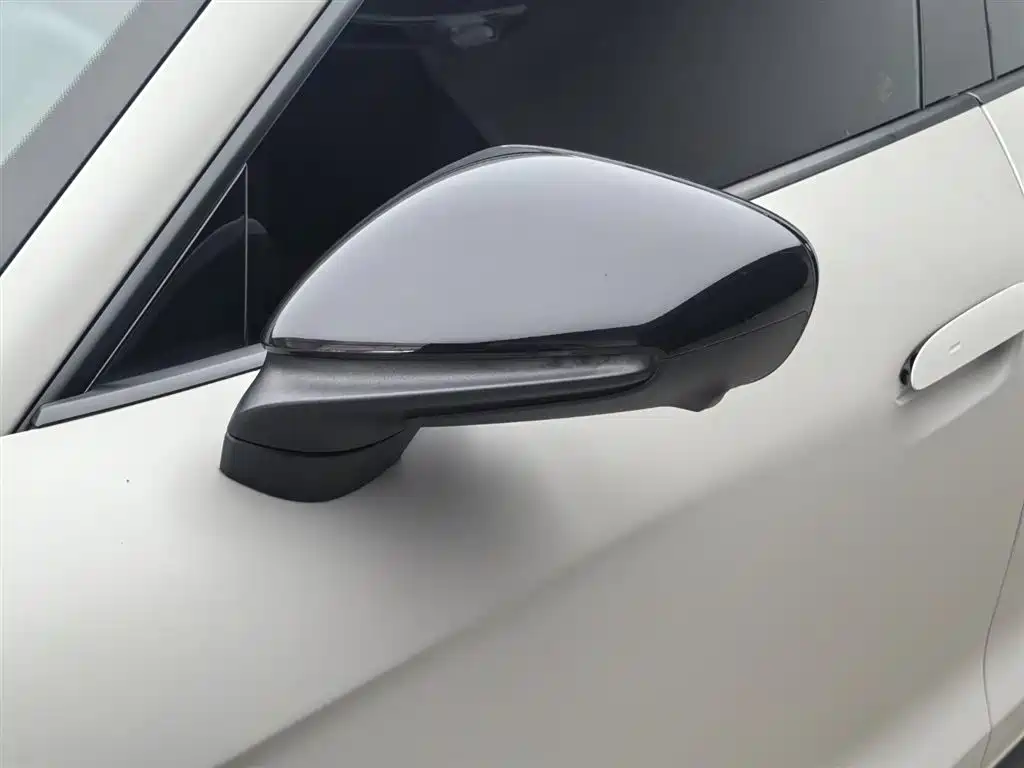 Porsche Taycan — миниатюра 31