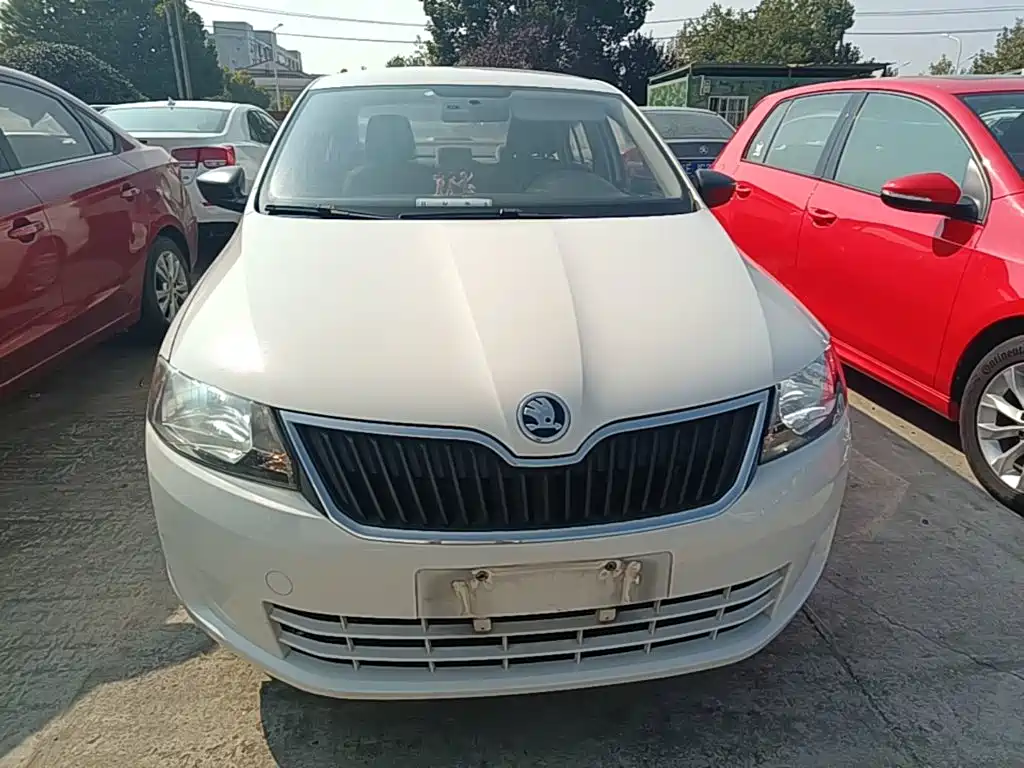 Skoda Rapid — миниатюра 3