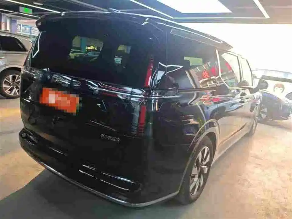 Volvo EM90 — миниатюра 3
