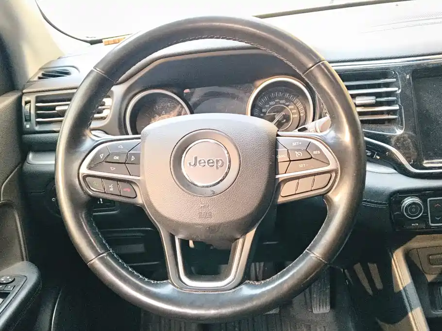 Jeep Grand Commander — миниатюра 15