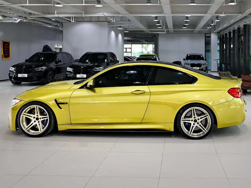 BMW M4 — миниатюра 7