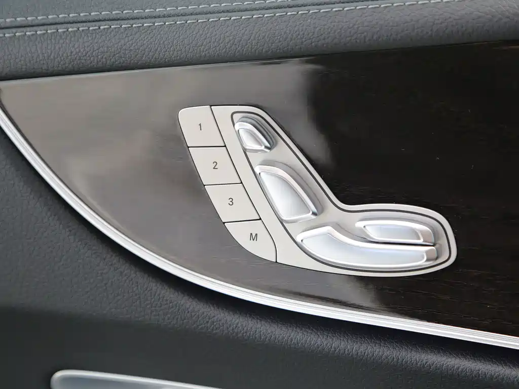 Mercedes-Benz E-Class (Import) — миниатюра 16