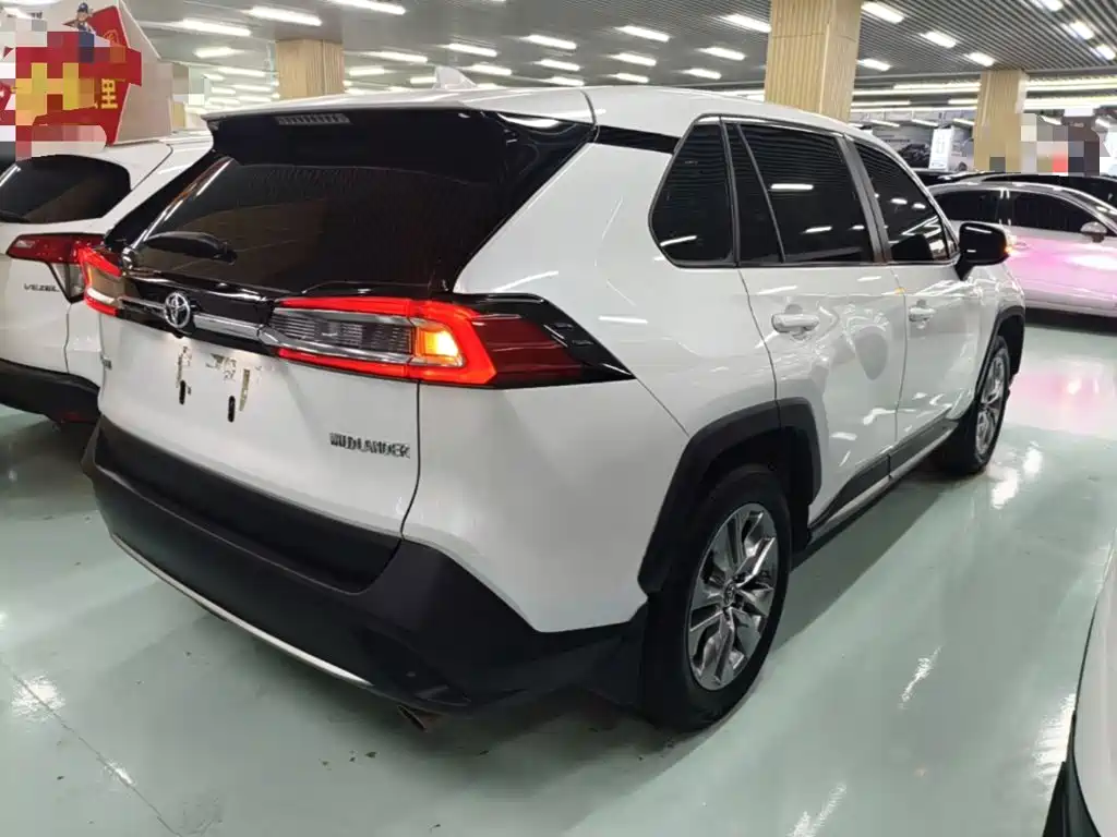 Toyota Wildlander 2022 2.0L CVT Luxury
