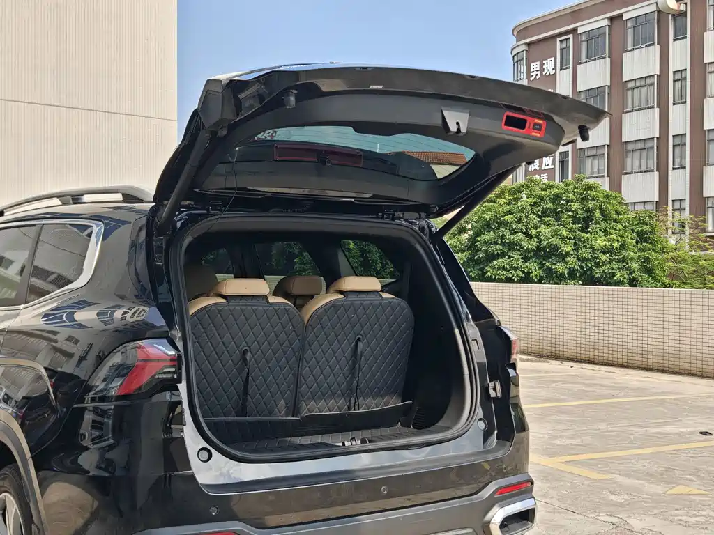 Geely Haoyue L — миниатюра 18