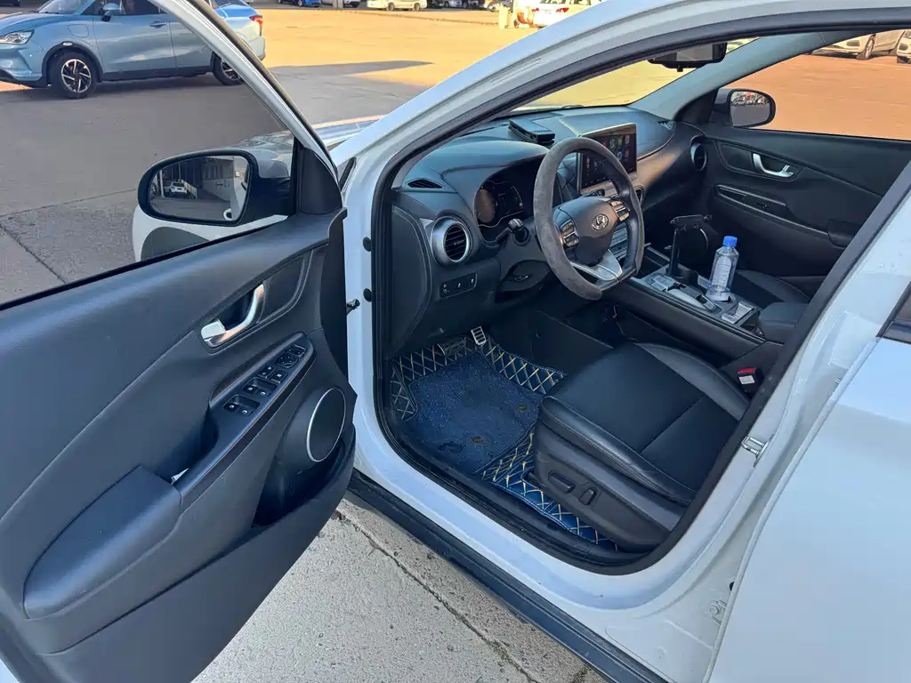 Hyundai Kona Electric — миниатюра 8