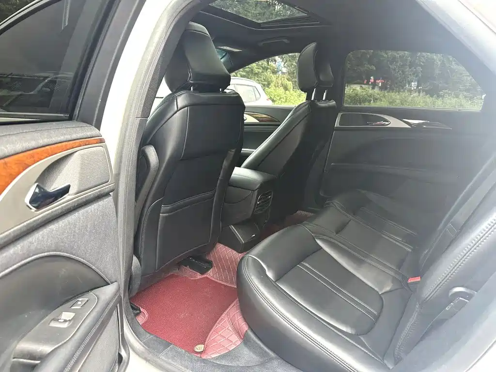 Lincoln MKZ — миниатюра 6