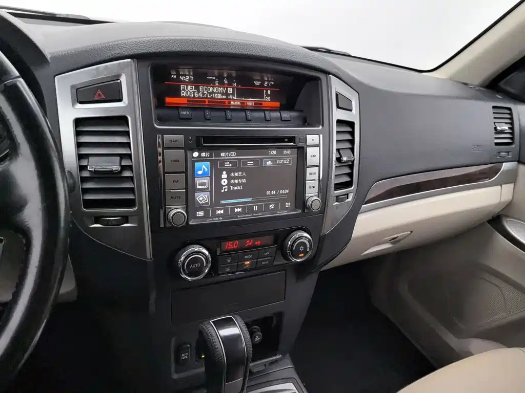 Mitsubishi Pajero (Import) — миниатюра 12