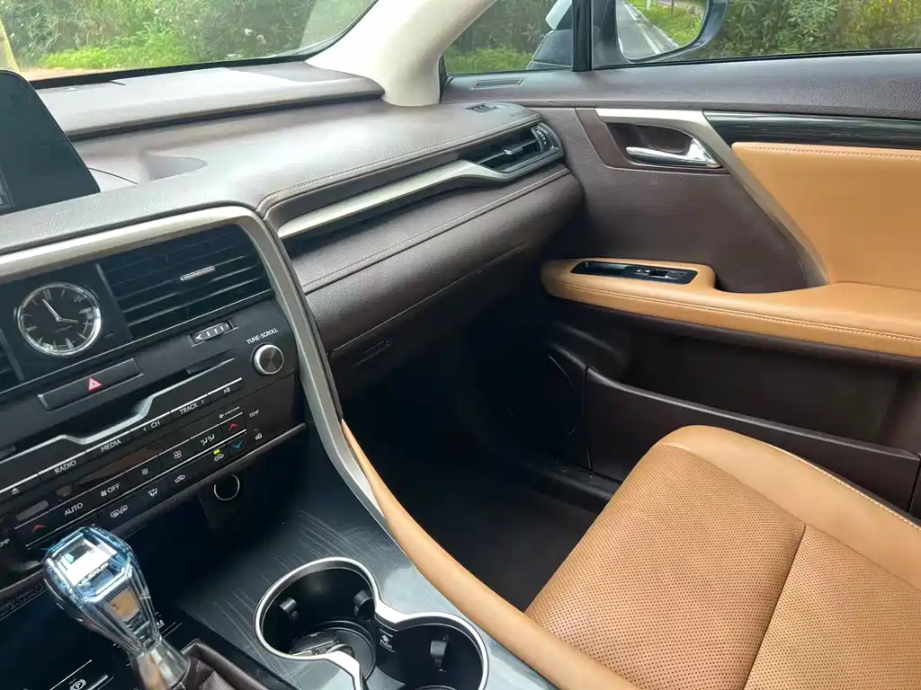 Lexus RX — миниатюра 6