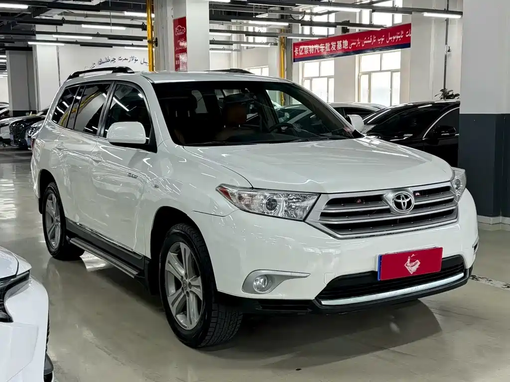 Toyota Highlander 2011 2.7L 5 мест Sport