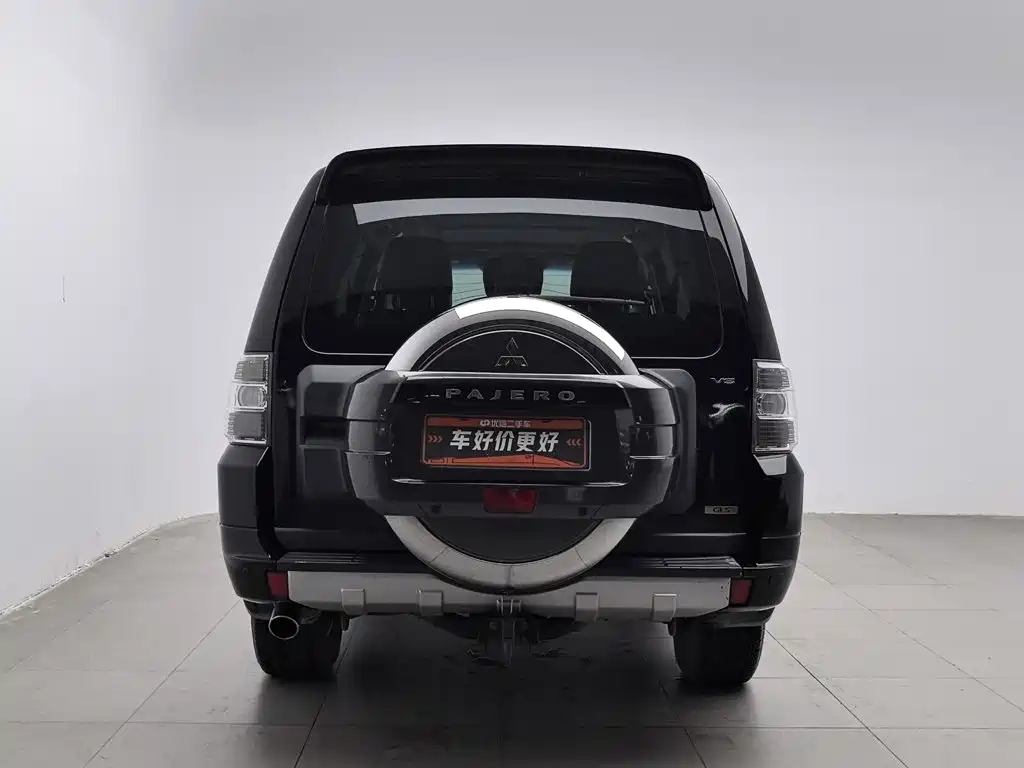 Mitsubishi Pajero (Import) — миниатюра 4