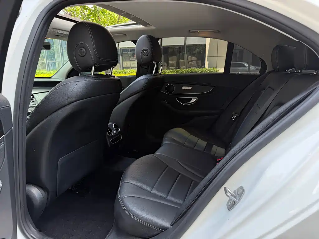 Mercedes-Benz C-Class — миниатюра 10