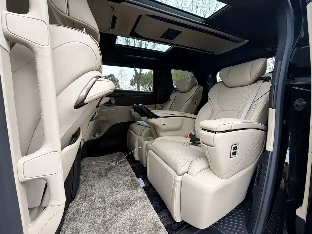 Toyota Vellfire 2024 2.5L Executive
