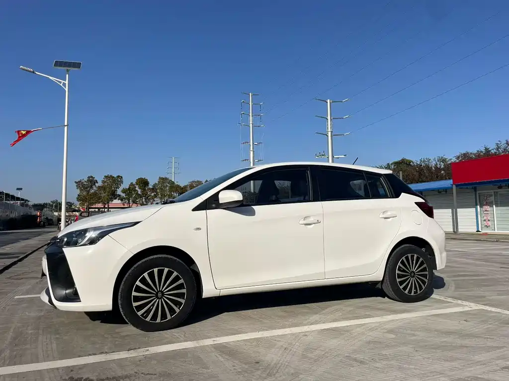 Toyota Yaris L 2020