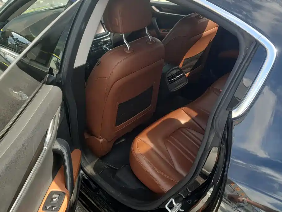 Maserati Ghibli — миниатюра 11