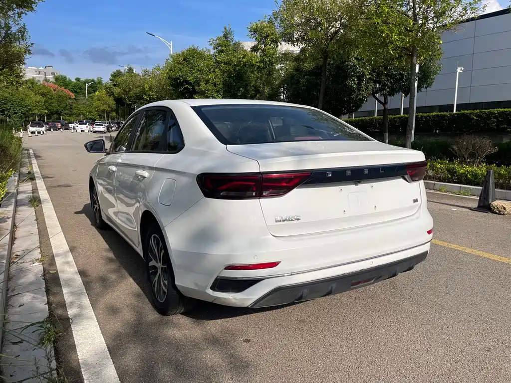 Geely Emgrand - фото 18
