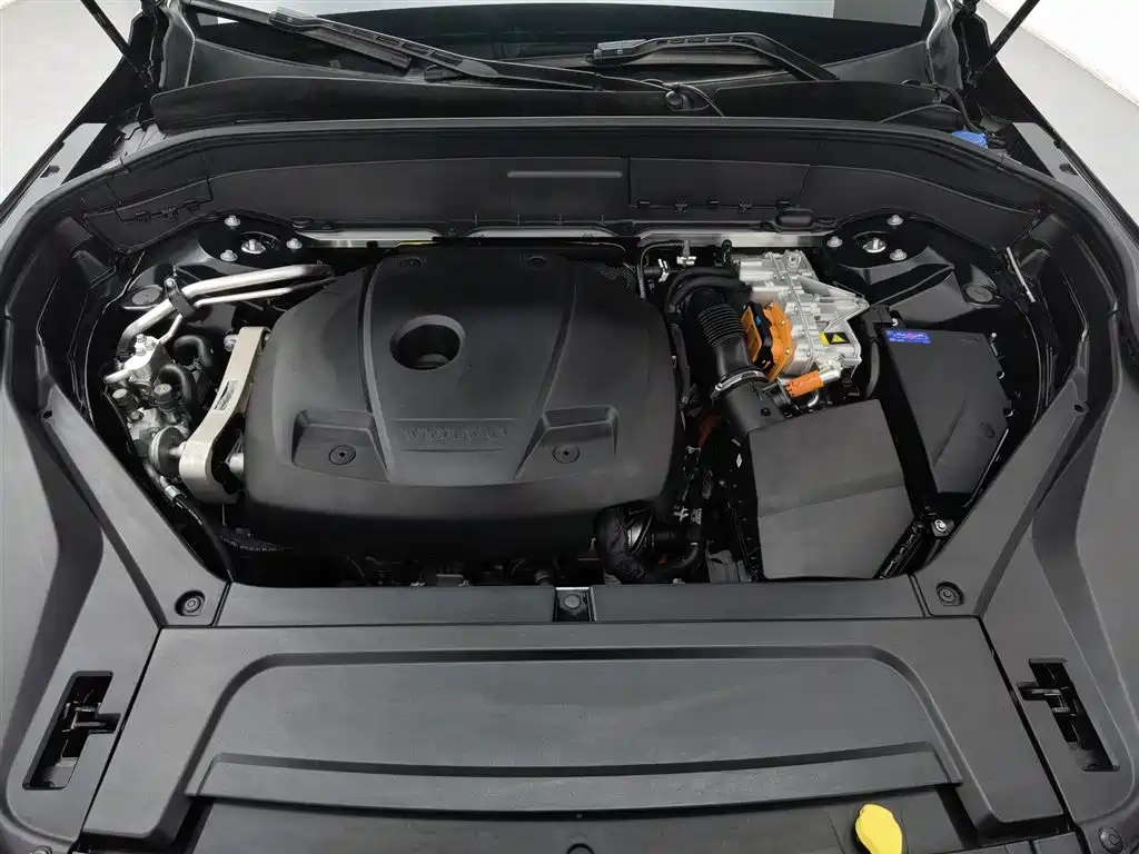 VOLVO XC90 PLUG IN HYBRID