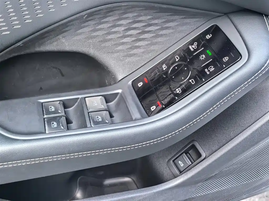 Audi A5L — миниатюра 18