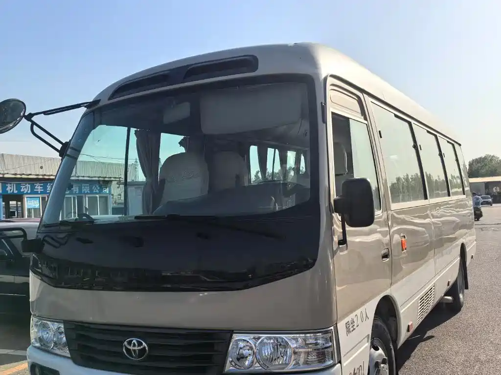 Toyota Coaster — миниатюра 3
