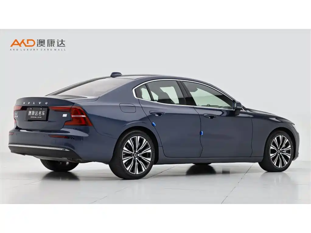 Volvo S60 2023 T8 Luxury