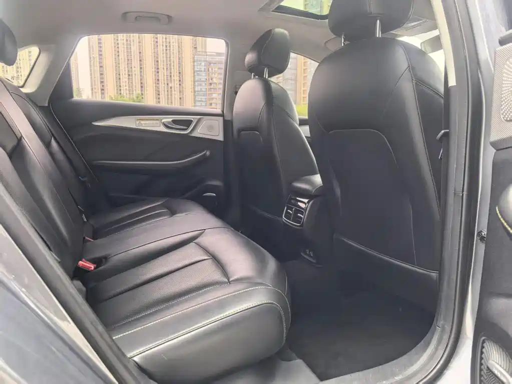 Roewe i6 MAX New Energy — миниатюра 16