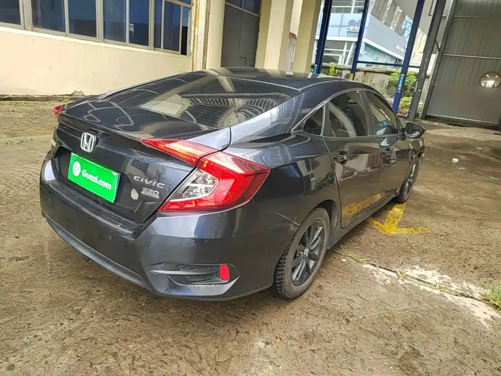 Honda Civic — миниатюра 7
