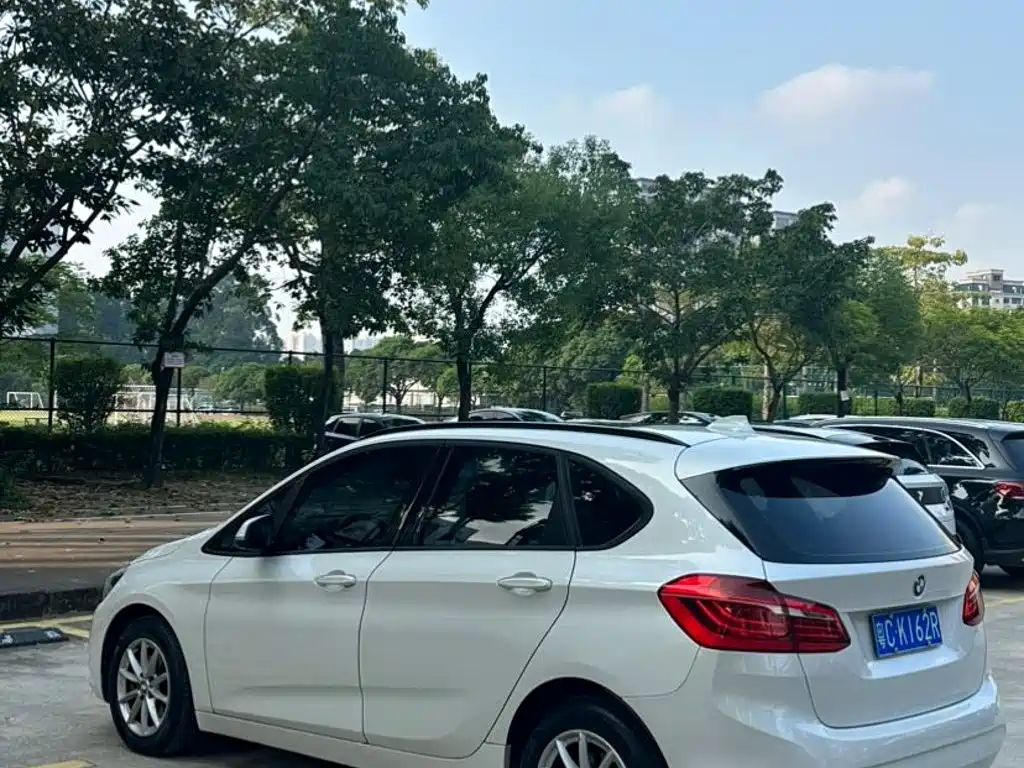 BMW 2 Series Active Tourer — миниатюра 9