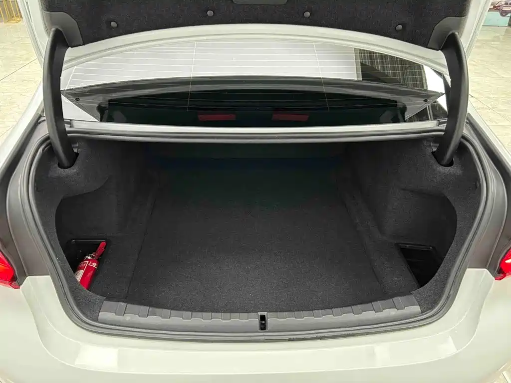 BMW 3 Series — миниатюра 17