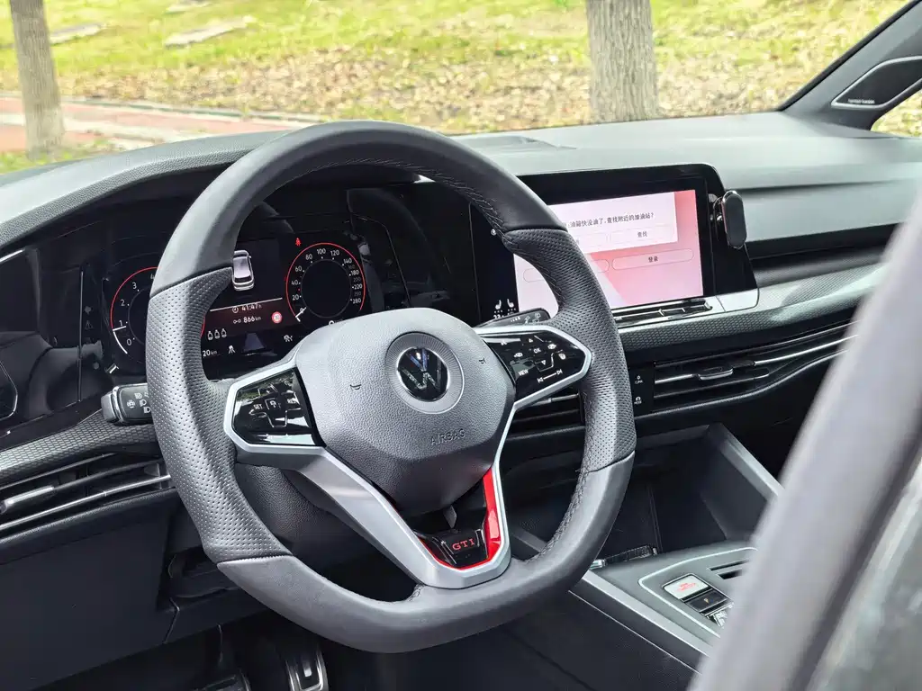 Volkswagen Golf GTI — миниатюра 12
