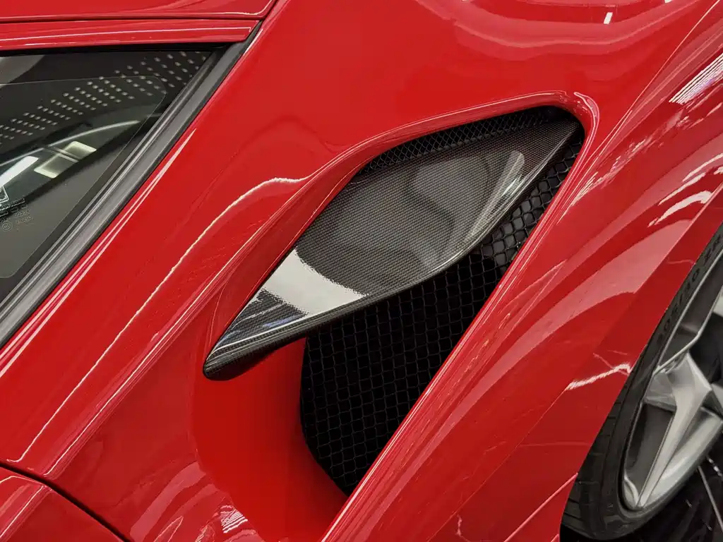 Ferrari F8 — миниатюра 8
