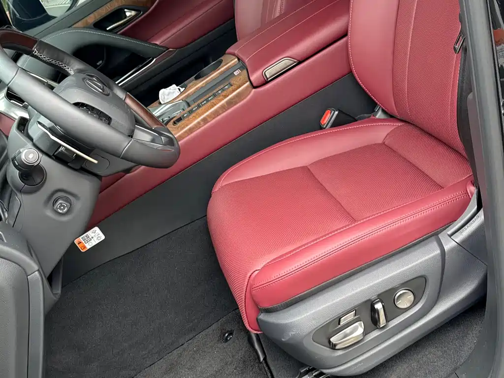 Lexus LX 2025 700h