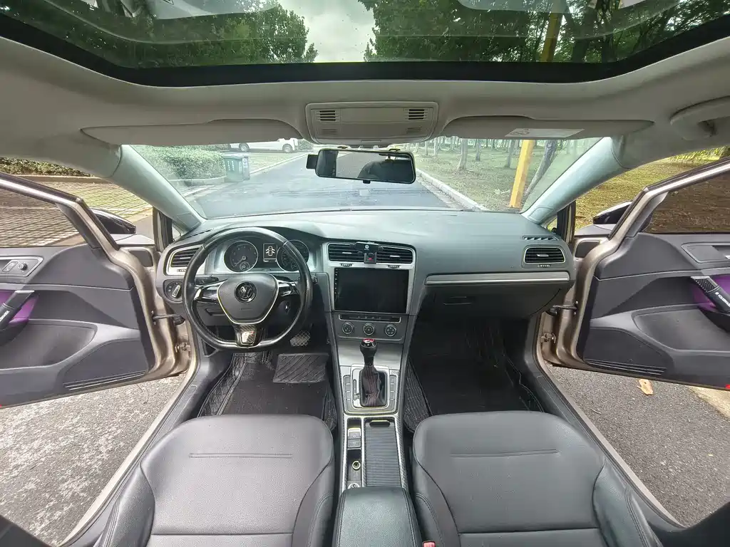 Volkswagen Golf 2015 1.4TSI AT Comfort
