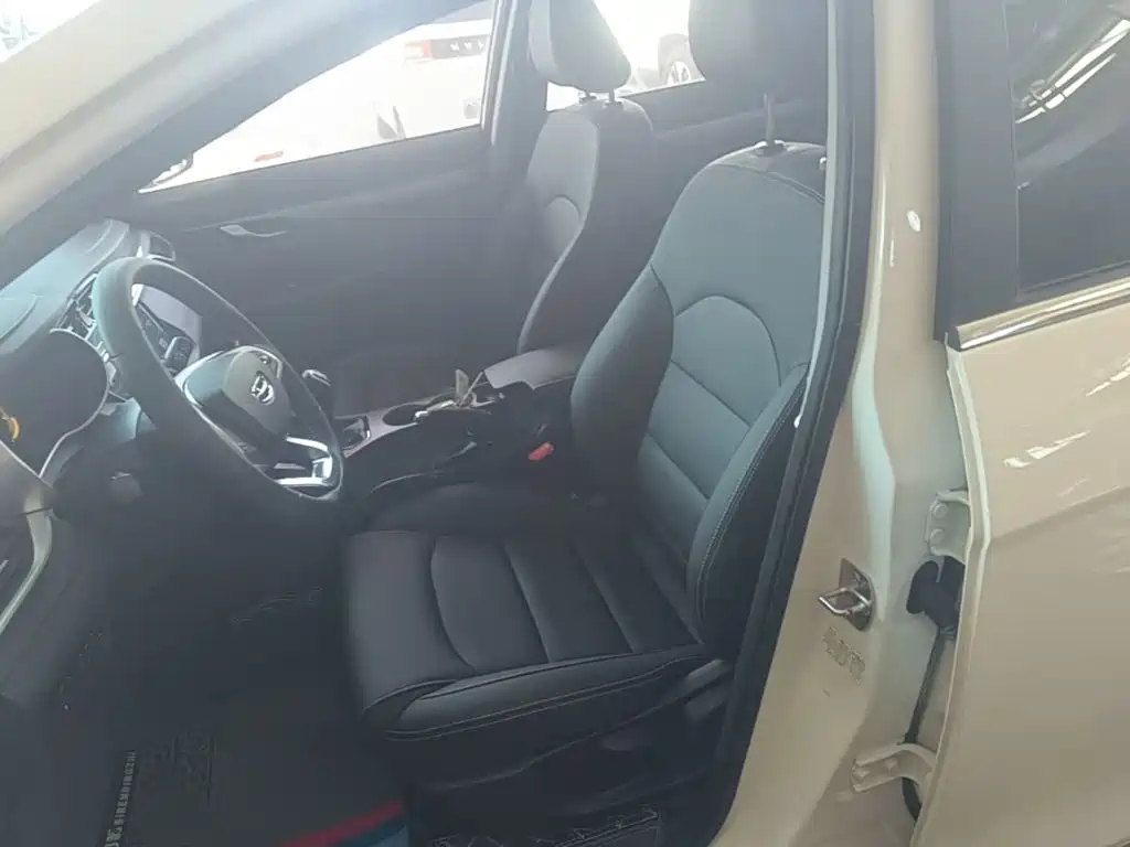 Geely Emgrand — миниатюра 15