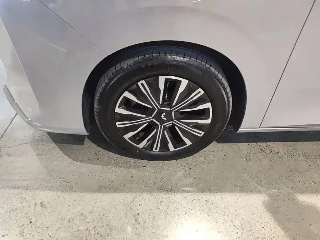 Wuling Xingguang 730 New Energy — миниатюра 23